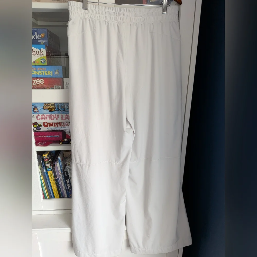 Lululemon Swift Mid-Rise Wide-Leg Pant - Bone - Size 12 Small Stain - Picture 10 of 12